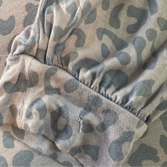 Honeydew Blue Leopard Print Oversized Long Sleeve Shirt XL - Picture 5 of 5